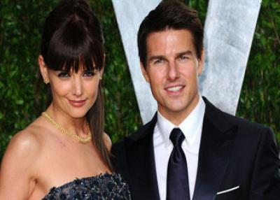  - Êæã ßÑæÒ íãÖí ÈÊØáíÞ ËÇáË ÒæÌÇÊå ßÇíÊí åæáãÒ