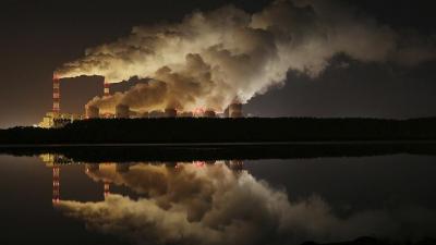  - دراسة : تلوث الوقود الأحفوري يتسبب بواحدة من كل خمس وفيات في العالم 
 