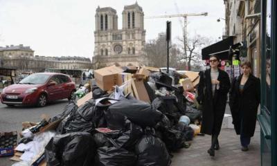  - 10 آلاف طن من القمامة في شوارع باريس جراء إضراب العمّال
