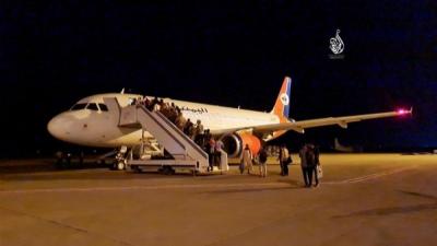  - إجلاء 580 عالقا في السودان عبر ثلاث رحلات جوية إلى صنعاء وعدن
