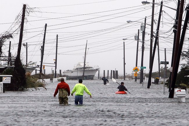 إعصار ساندي يجتاح نيويورك: صور من الآثار التدميرية للكارثة 